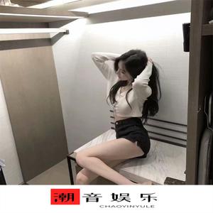 老师脱了乳罩让我吃她奶在线观看
